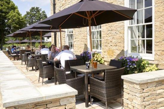 The Evenlode Hotel Eynsham ภายนอก รูปภาพ